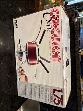 Circulon Red 1.75 Qt Fondue Set - NIB